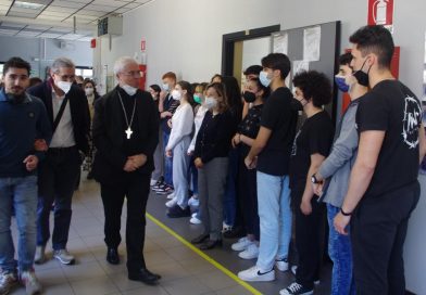Mons. Renna agli studenti del Turrisi Colonna: “realizzate i vostri progetti anche se audaci”