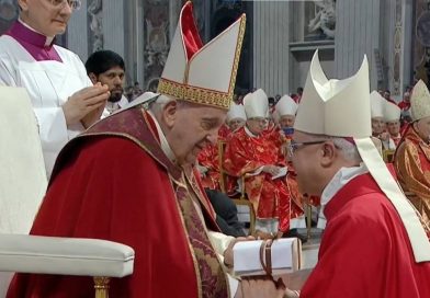 Il Papa consegna il pallio a 44 Arcivescovi metropoliti: una Chiesa libera e umile