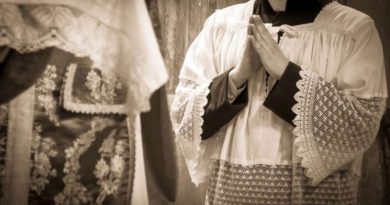 Dai merletti della nonna alla promozione della liturgia dopo il discorso di Papa Francesco