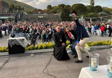Migliaia di giovani per la Pentecoste2023, il Vescovo: “Lo Spirito Santo sia il nostro influencer»