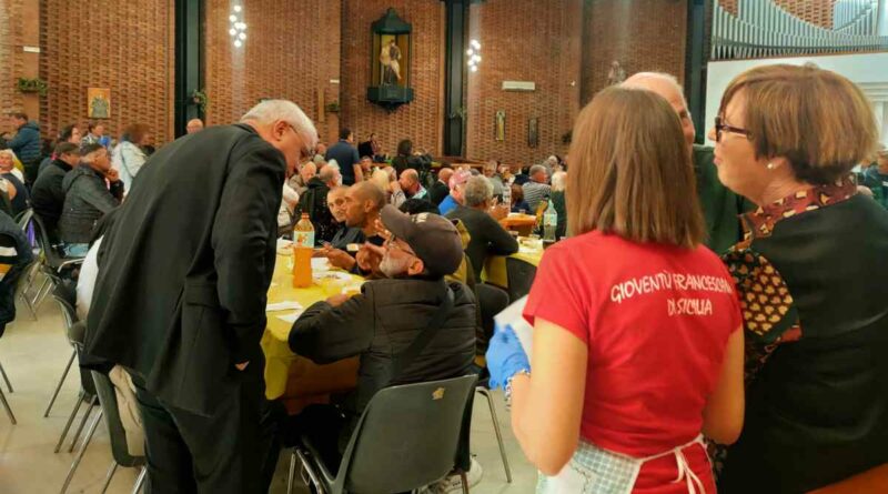 Pranzo di Sant’Elisabetta, l’arcivescovo: «La povertà ci insegna a non vivere ripiegati su noi stessi»