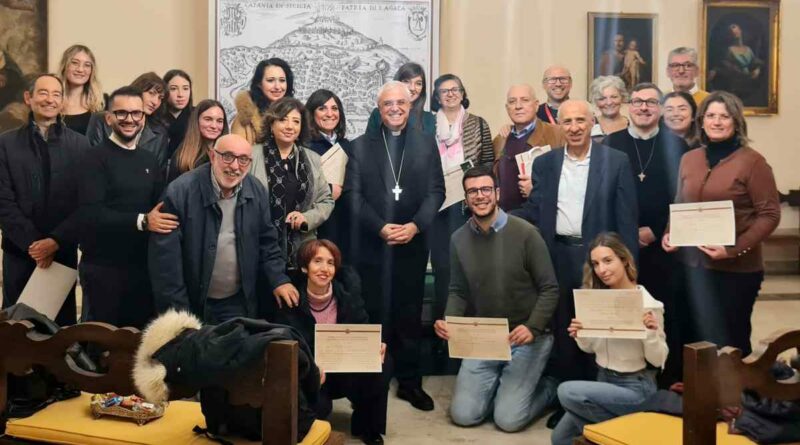 Divulgare speranza: la missione dei cercatori di buone notizie a Catania